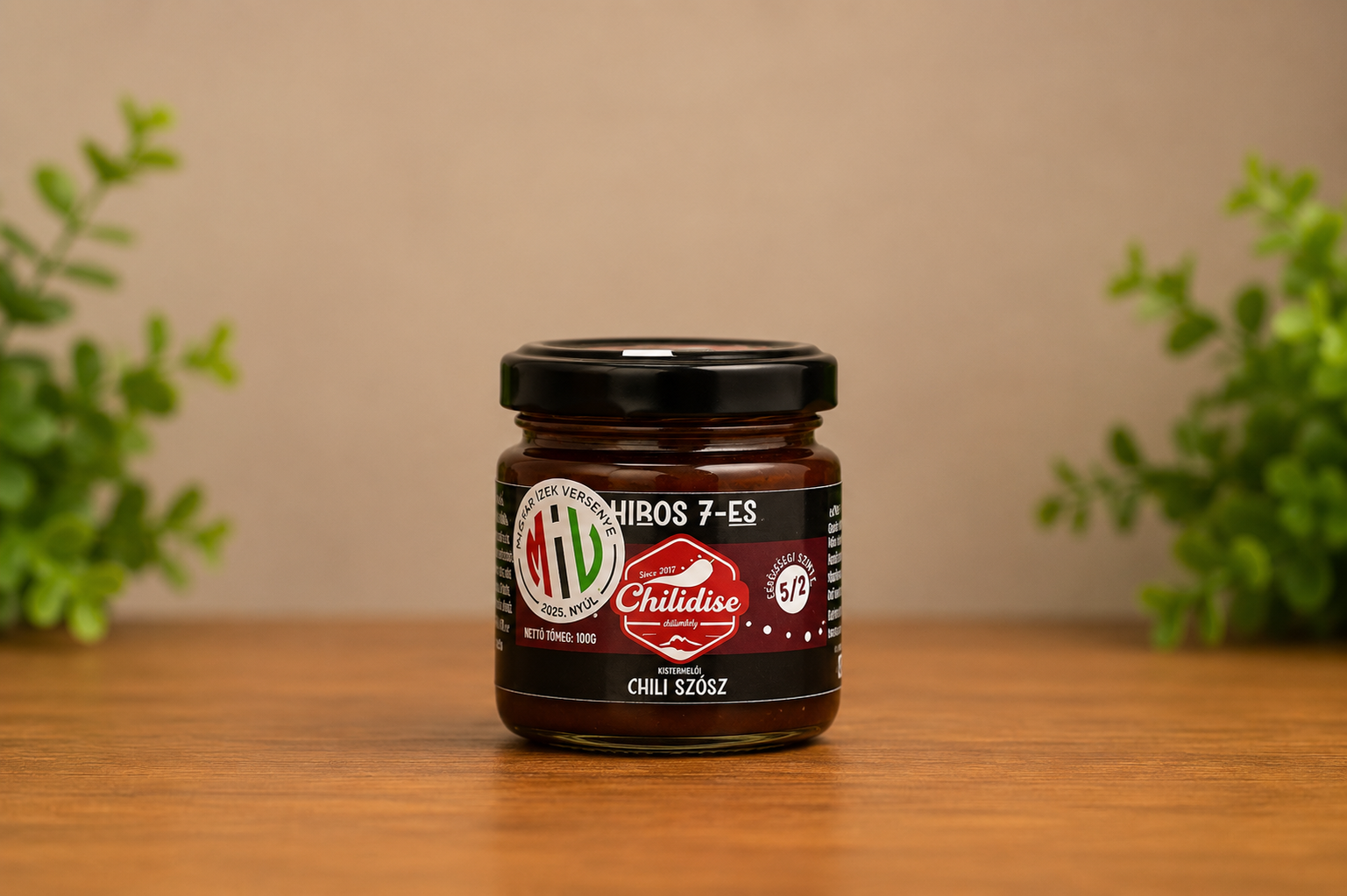 Piros 7-es chili szósz üveg